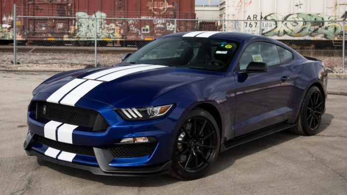Форд Мустанг Шелби gt 350 голубой