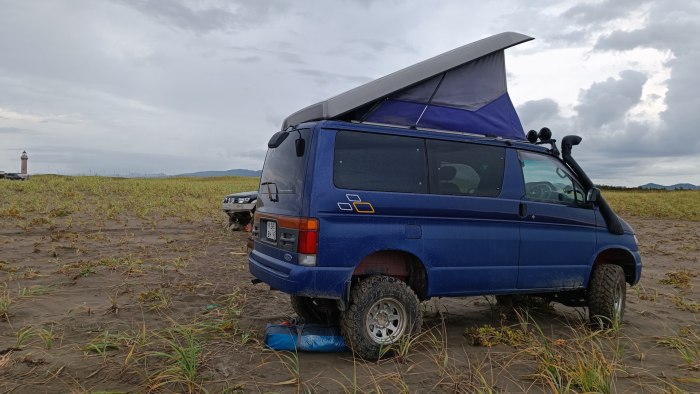 Mazda Bongo Friendee палатка