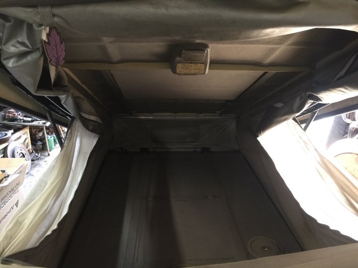 Mazda Bongo Friendee палатка