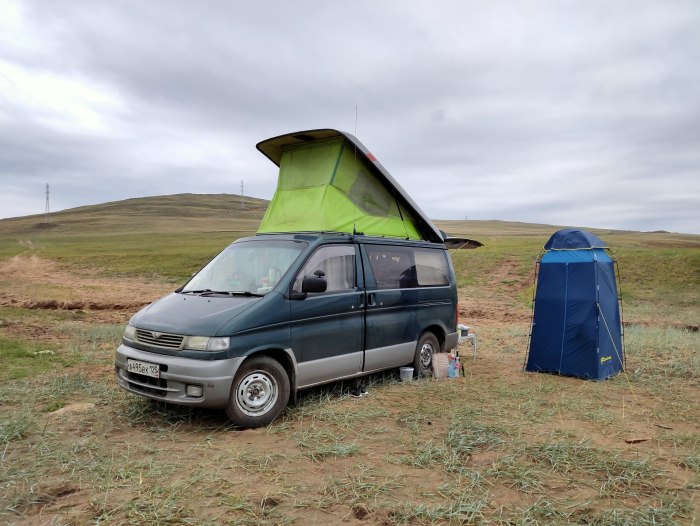 Mazda Bongo Friendee палатка