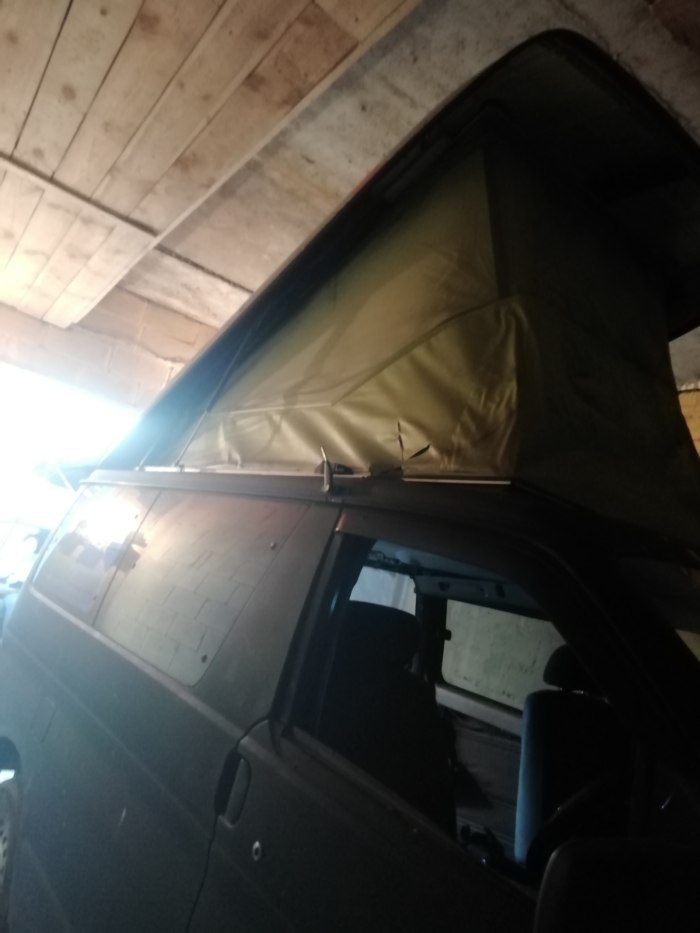 Mazda Bongo Friendee палатка