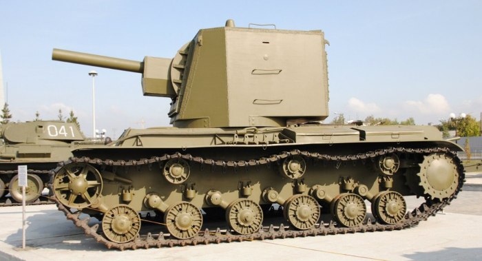 Кв-2 танк