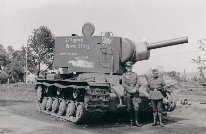 Советский танк кв-2