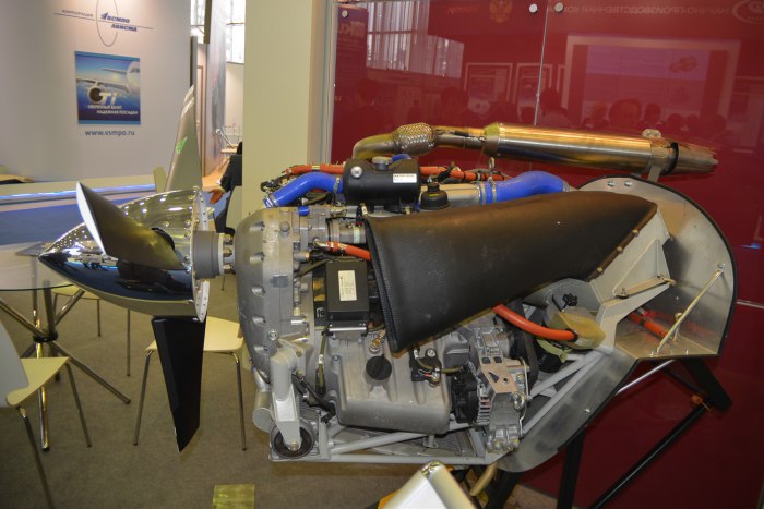 Дизельными моторами Austro engine AE 300