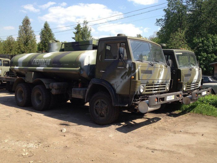 Военный топливозаправщик КАМАЗ 5320