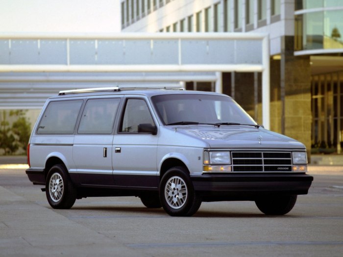 Dodge Caravan 1