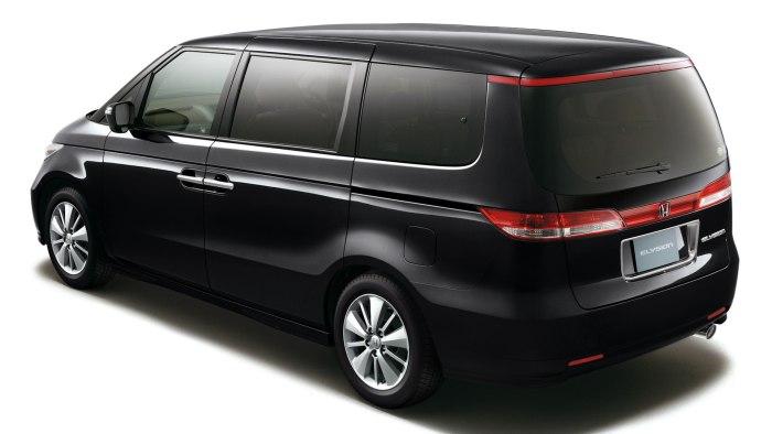 Honda Elysion 2015