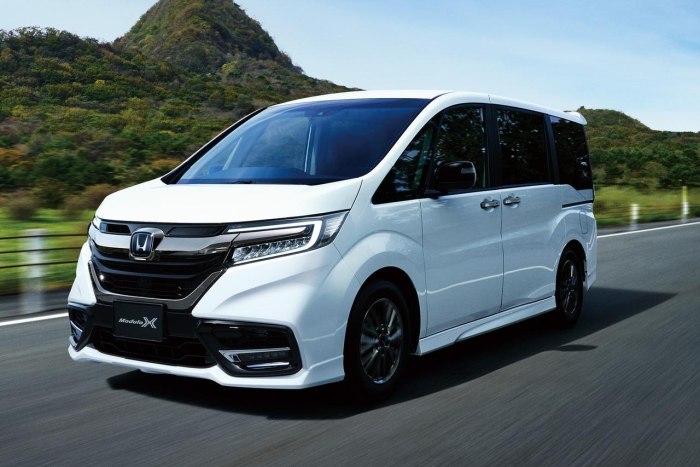 Honda минивэн Stepwgn 2020