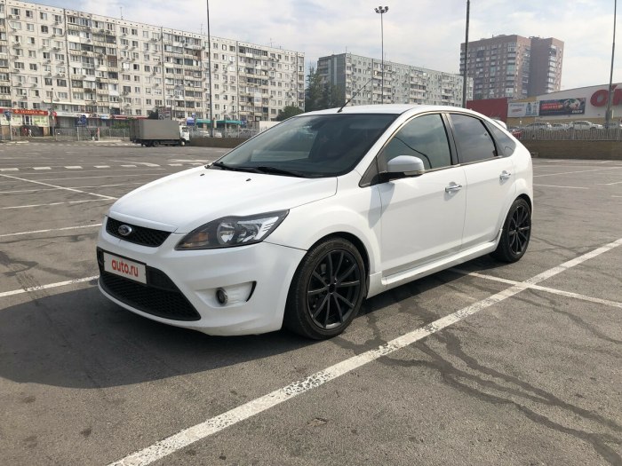 Ford Focus 2 Рестайлинг хэтчбек белый