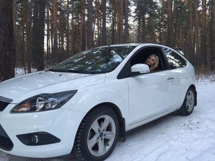 Ford Focus 2 Coupe белый