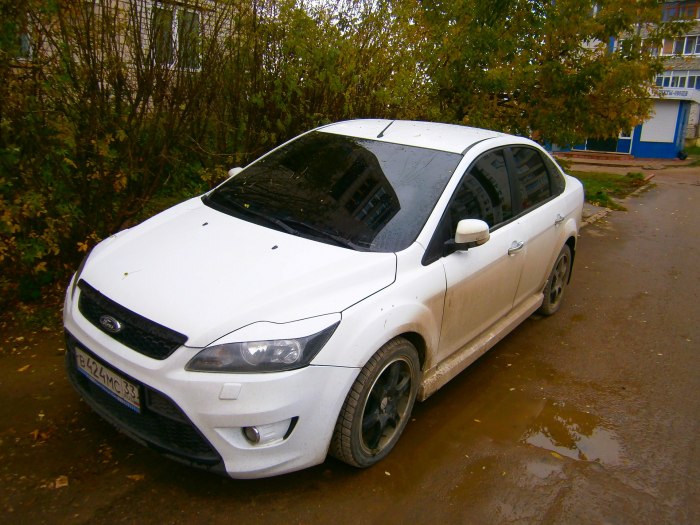 Ford Focus 2 белый тонированный