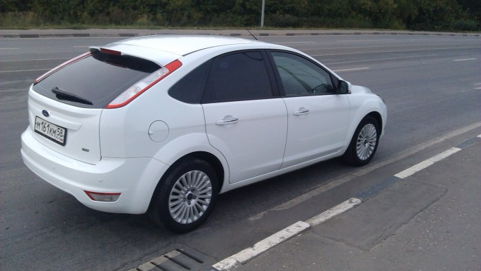 Ford Focus 2 Coupe белый