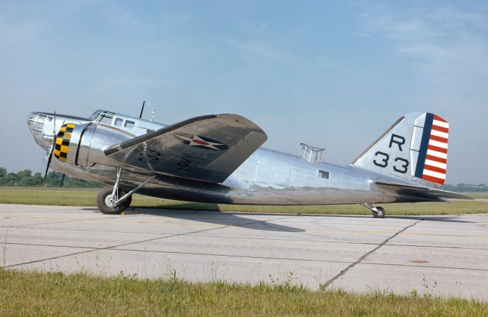 Дуглас б-18