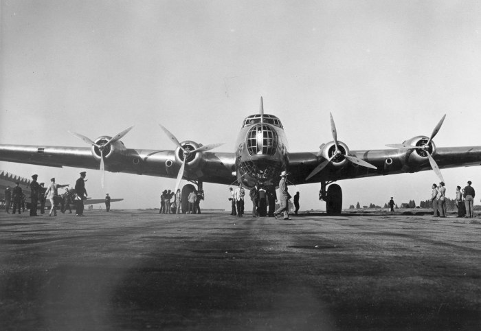B-19 бомбардировщик