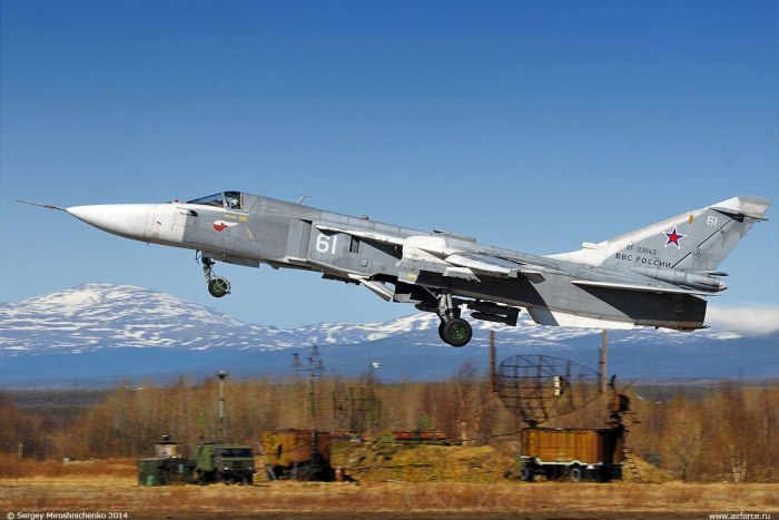 Самолет Су-24м