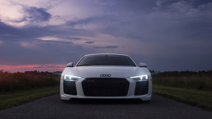 Audi спорткар r8r