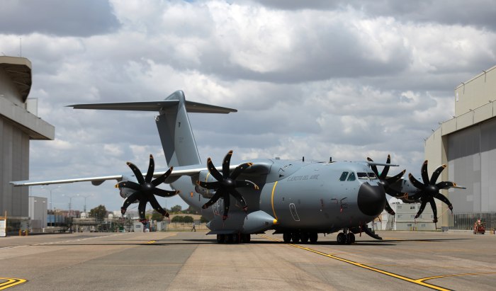 Самолет Airbus а 400