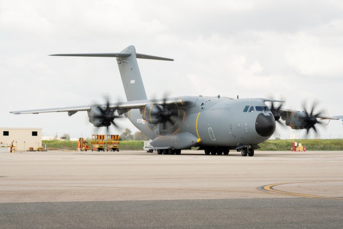 A400m самолет военно-транспортный