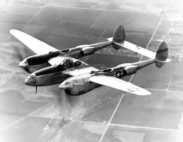 Самолёт p-38 Lightning