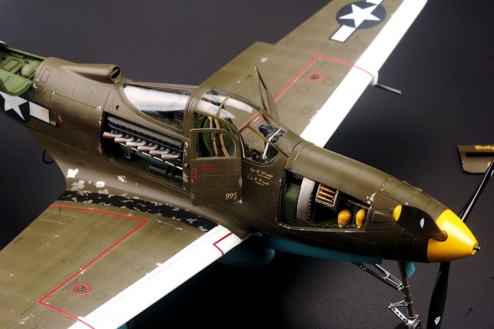 Kh32013 Kitty Hawk американский истребитель p-39q (1:32)
