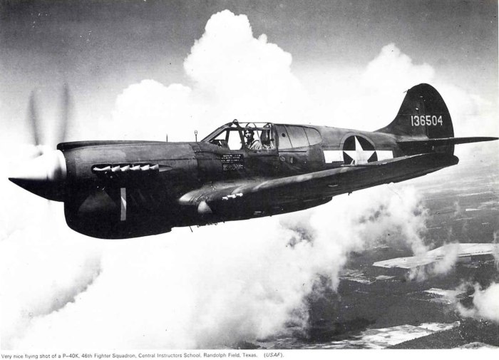 Самолёт p-40e Warhawk