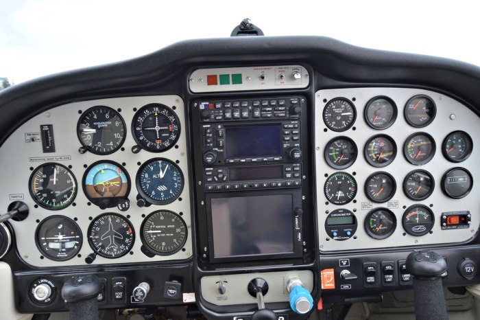 Tecnam p2002 кабина