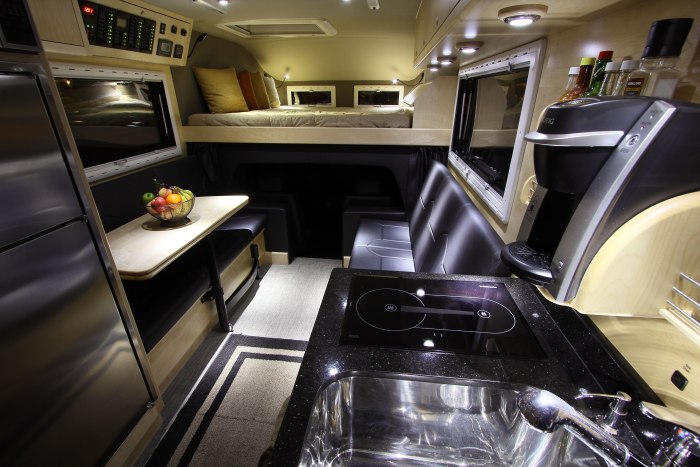 Ford f550 EARTHROAMER.