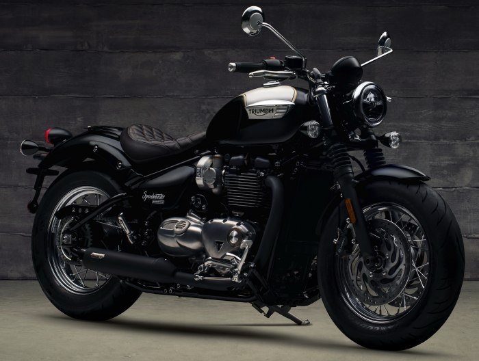 Triumph Speedmaster 900