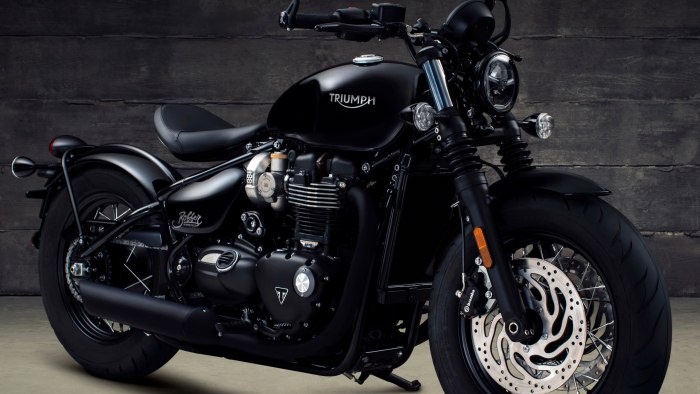 Bonneville Bobber Black
