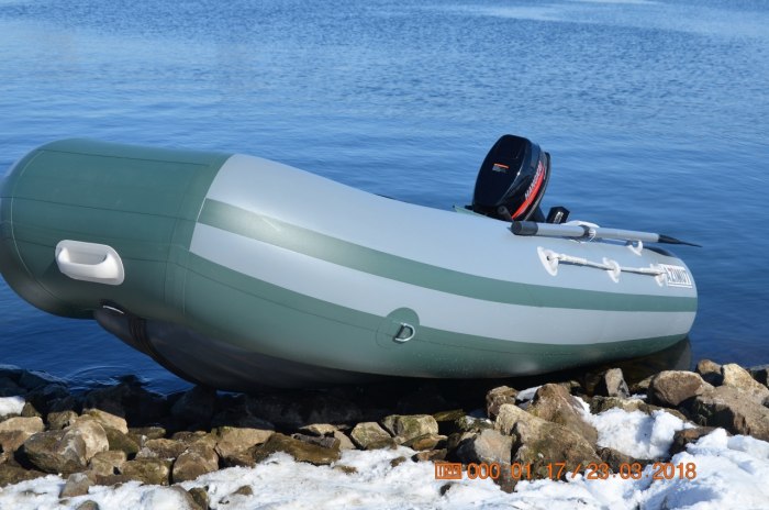 Лодка Azimut vector 390