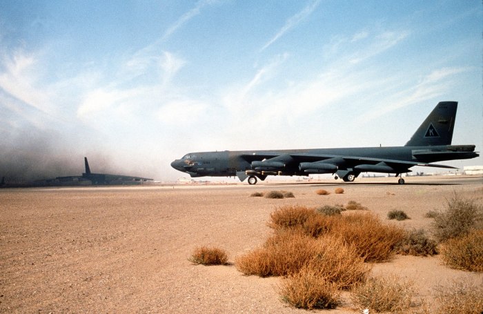 В-52 бомбардировщик