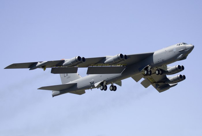 Бомбардировщик б 52 н
