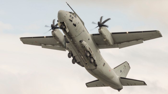 Alenia c-27 Spartan самолет