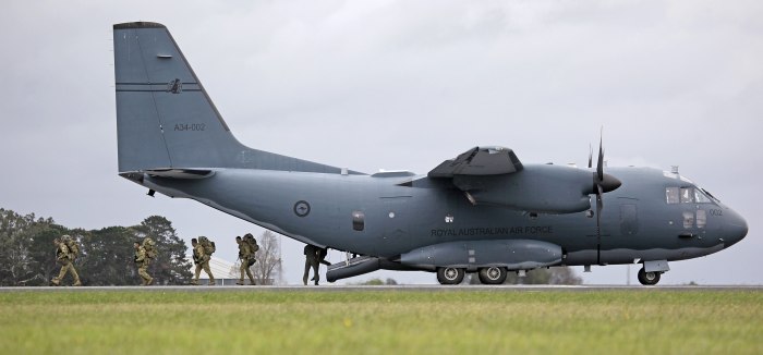 Alenia c-27 Spartan самолет