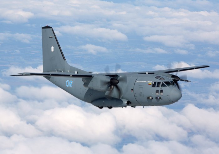Alenia c-27 Spartan самолет