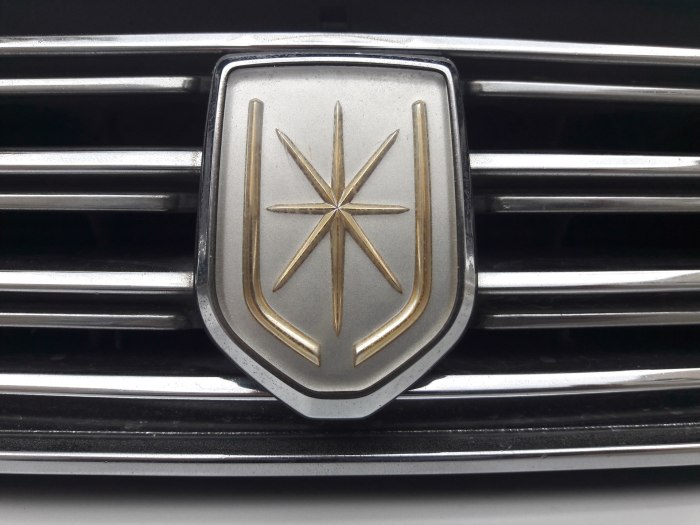 Значок Toyota Mark 2 100