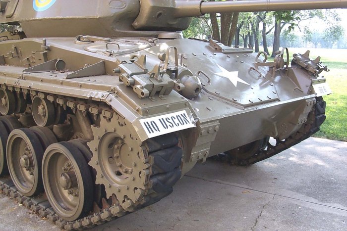 Легкий танк m24 Chaffee