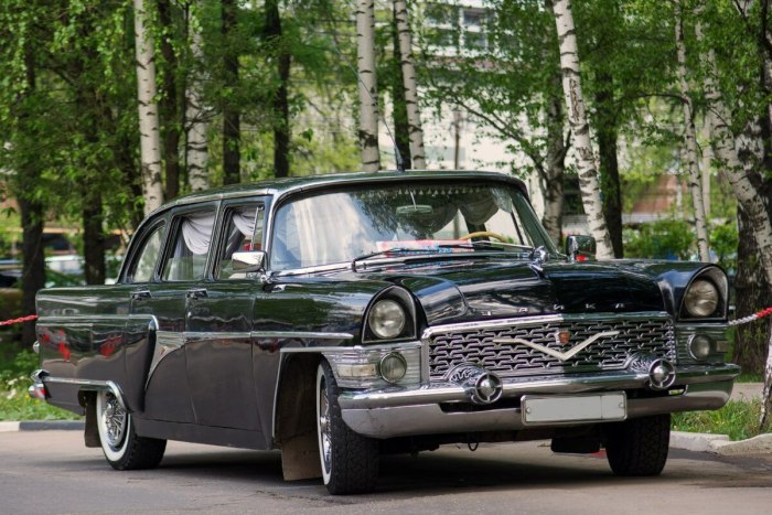 Автомобиль Чайка 13