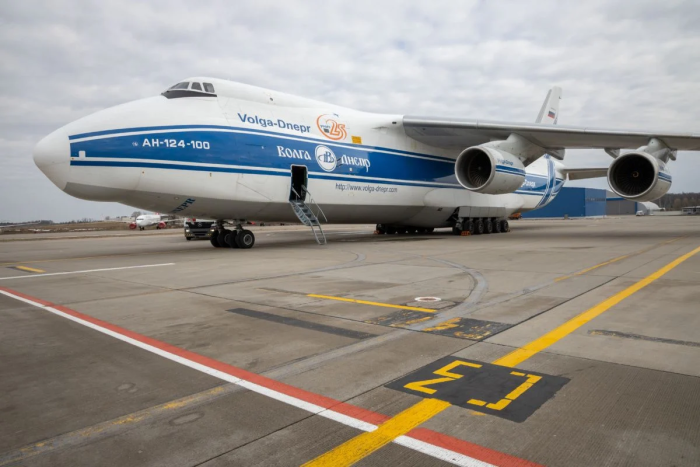 АН 124 Руслан Волга Днепр
