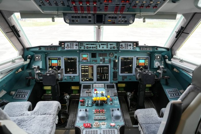 Ил-96-400м салон