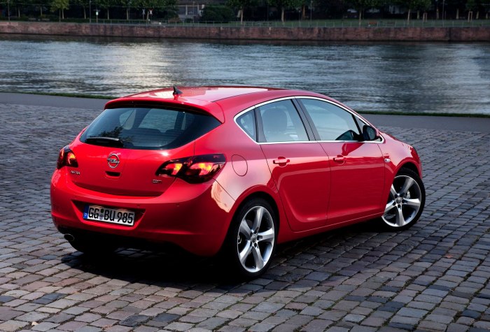 Opel Astra Hatchback 2010