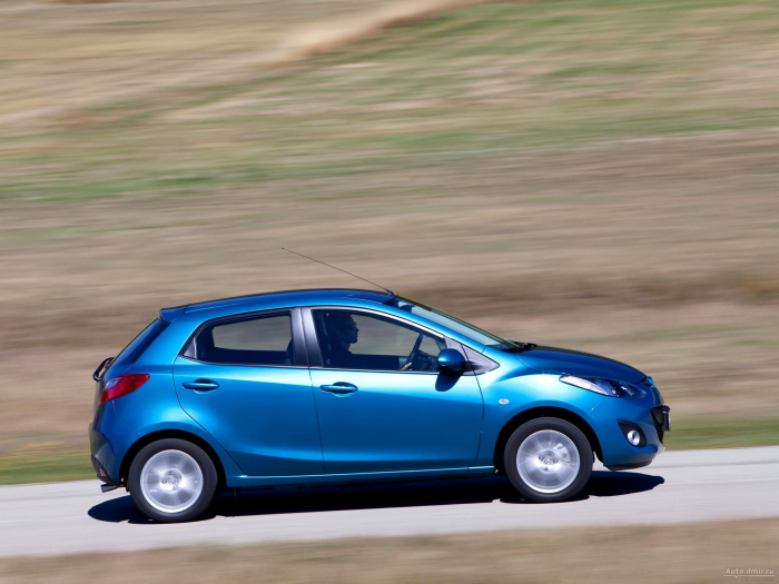 Mazda 2 хэтчбек