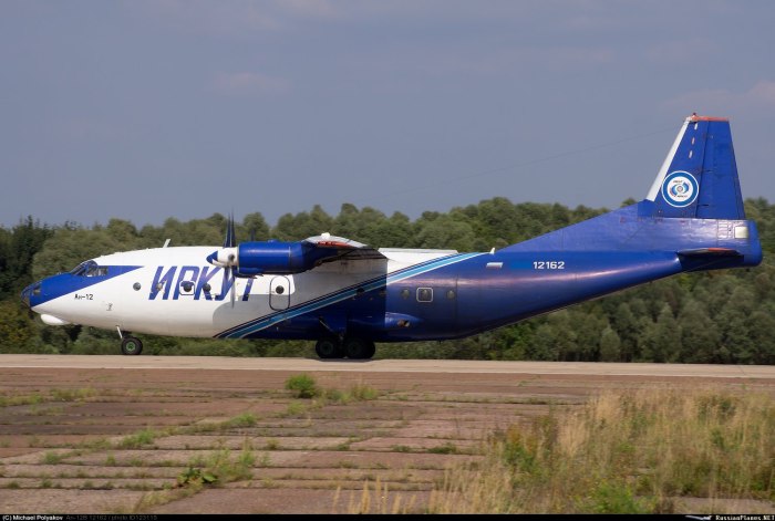 Ливрея самолета АН-12 ОАК Иркут