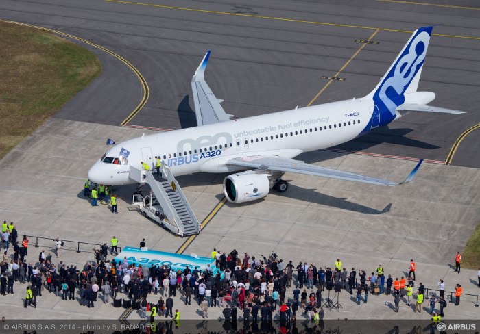 Airbus a320neo самолет