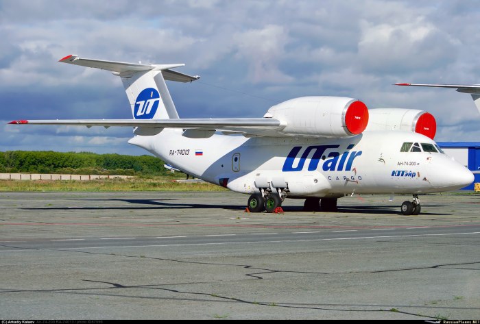 АН-74 транспортный самолёт UTAIR