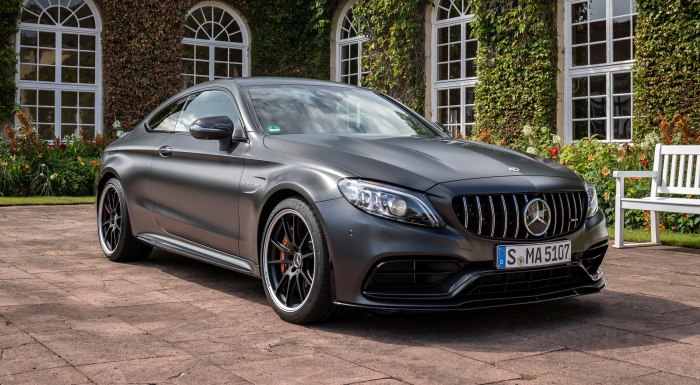 Мерседес Бенц 63 AMG
