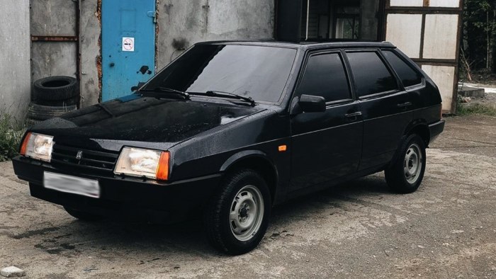 Лада ВАЗ 2109 черная тонированная