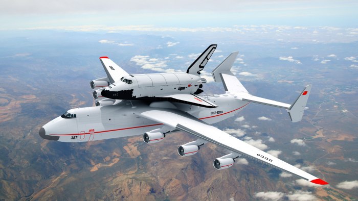 Антонов АН-225 Мрия с Бураном