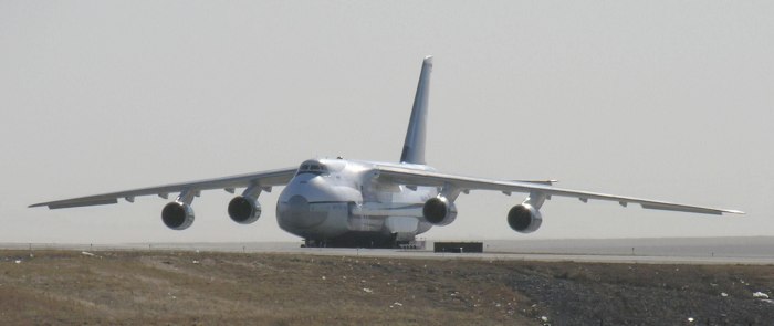 АН-124 слон