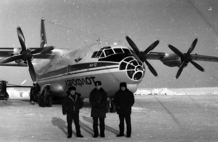 Ан12 самолет